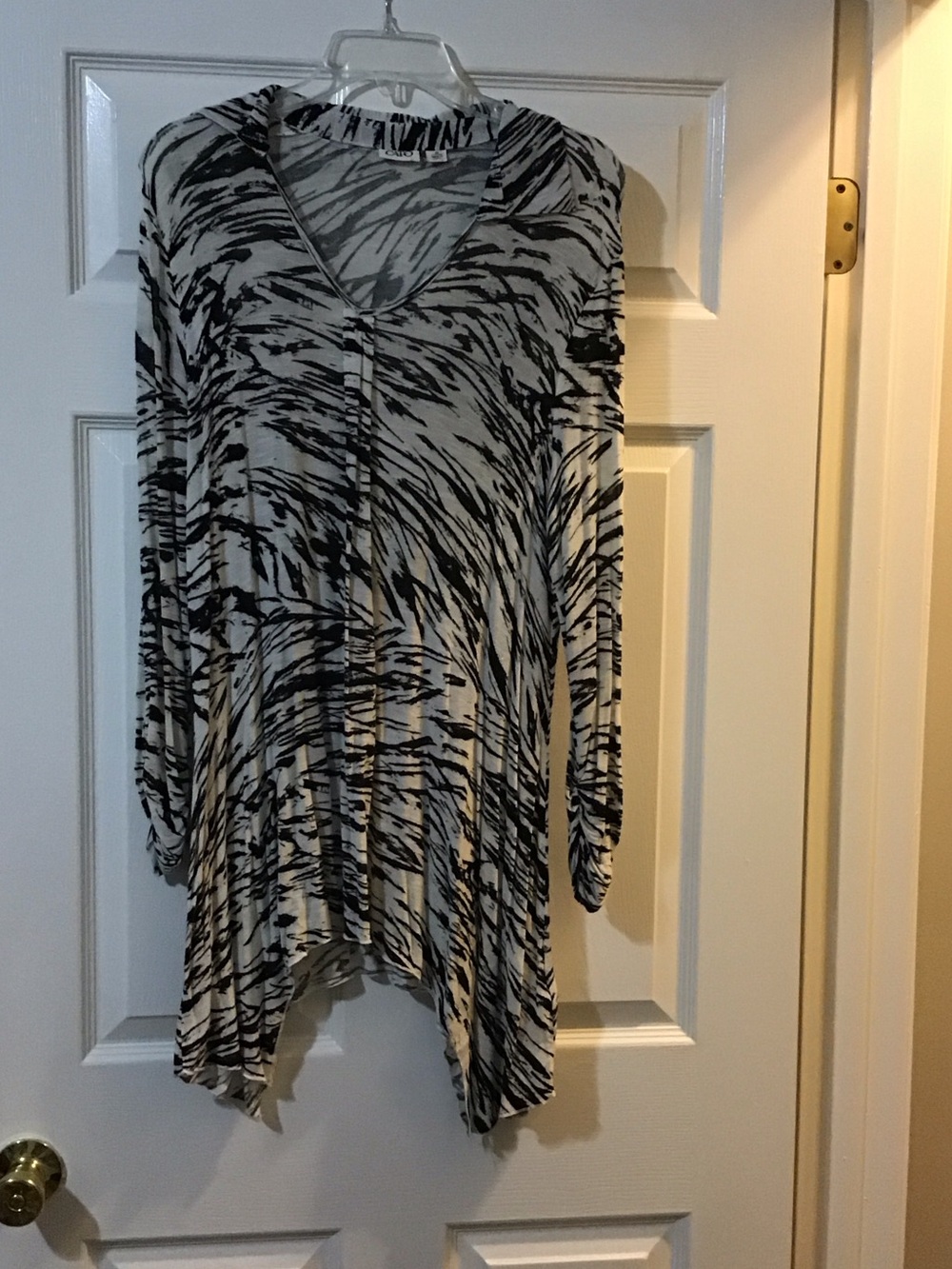 Cato Black and White Abstract Print Tunic
